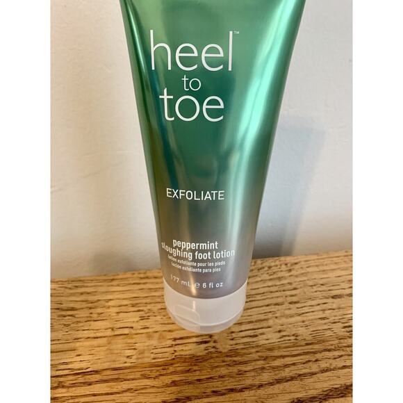 New Heel To Toe Exfoliate Peppermint Sloughing Foot Lotion 6 fl oz / 177 ml - Picture 2 of 5